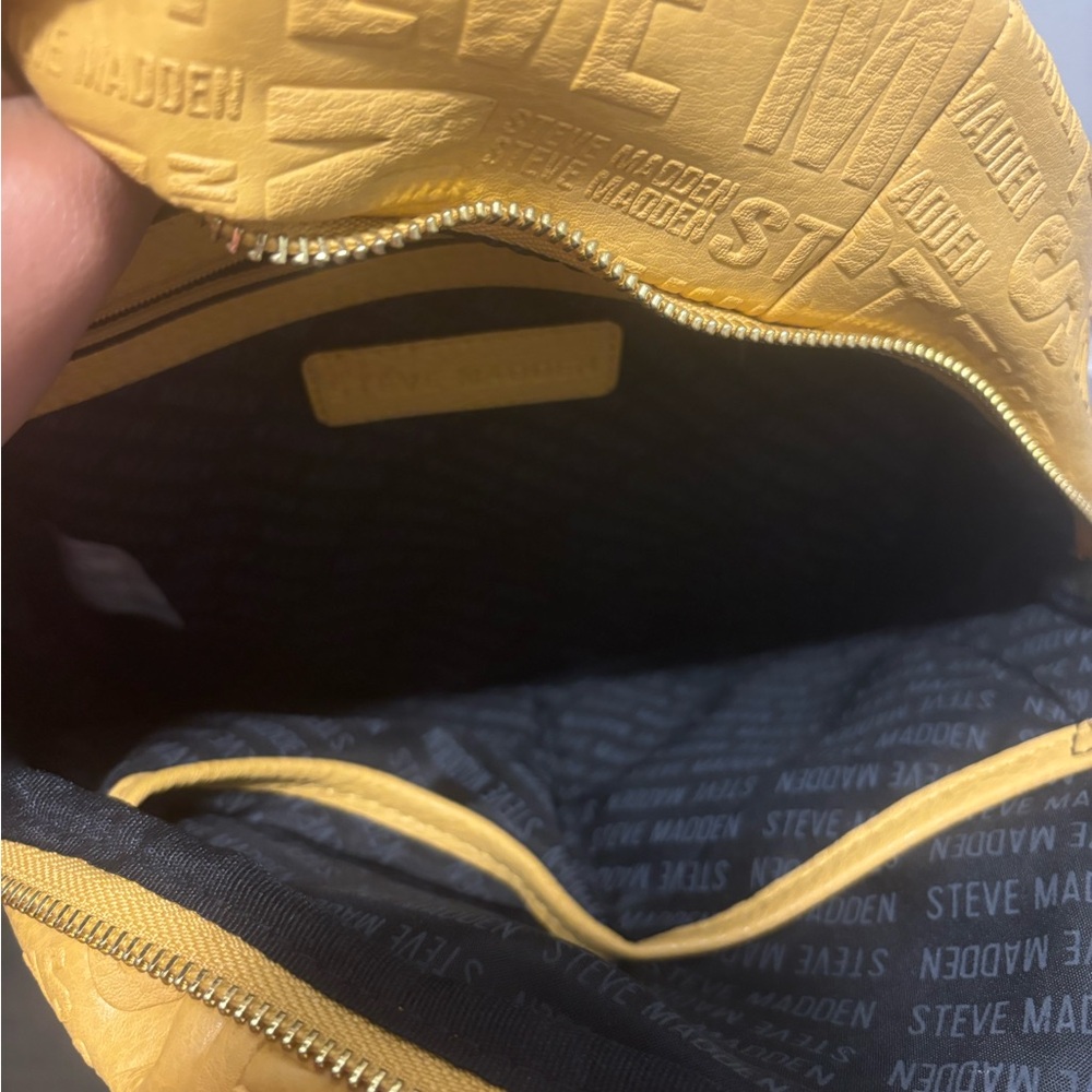 Steve Madden yellow medium sized book bag - Picture 3 of 6